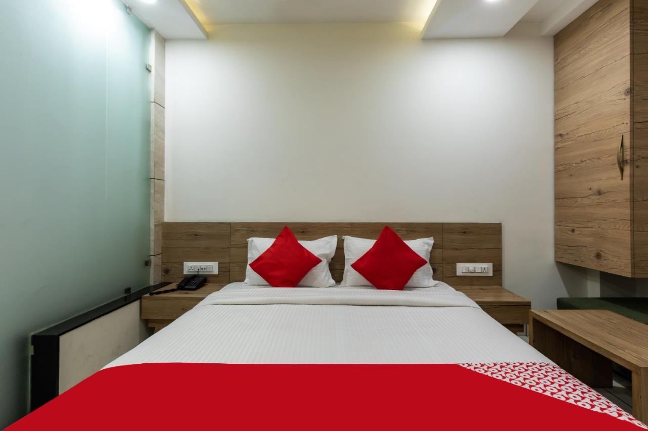 Capital O 47403 Hotel Manjeet Μποπάλ Εξωτερικό φωτογραφία