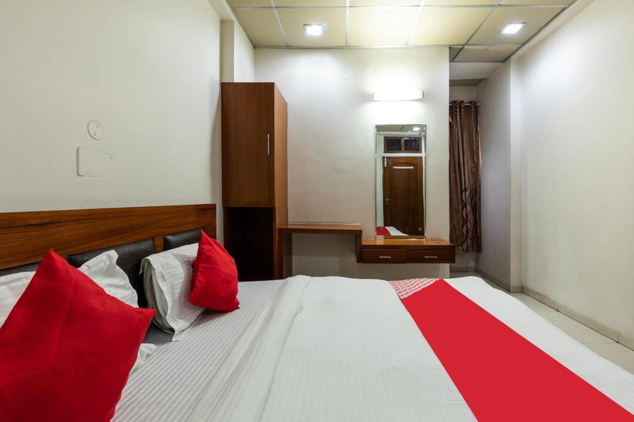 Capital O 47403 Hotel Manjeet Μποπάλ Εξωτερικό φωτογραφία