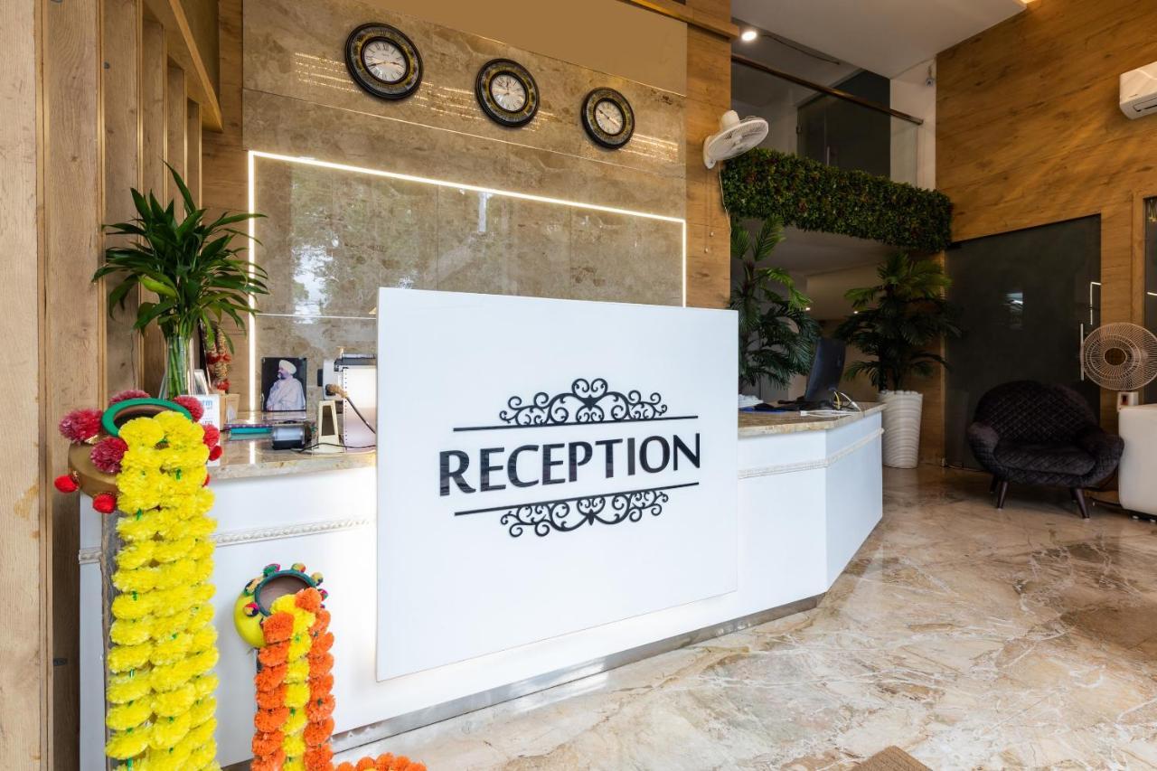 Capital O 47403 Hotel Manjeet Μποπάλ Εξωτερικό φωτογραφία