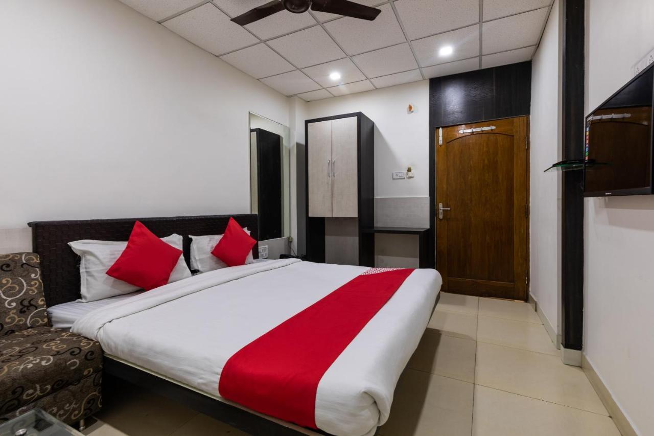 Capital O 47403 Hotel Manjeet Μποπάλ Εξωτερικό φωτογραφία
