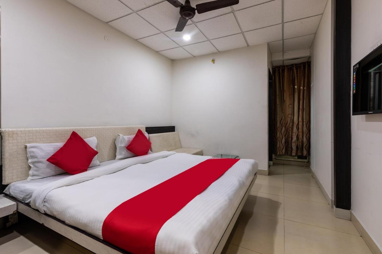 Capital O 47403 Hotel Manjeet Μποπάλ Εξωτερικό φωτογραφία
