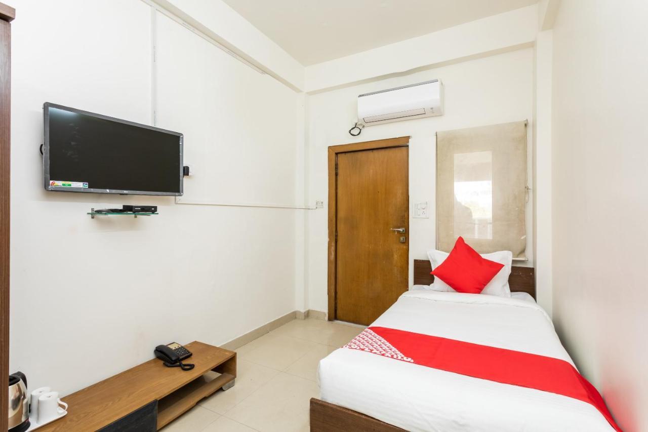 Capital O 47403 Hotel Manjeet Μποπάλ Εξωτερικό φωτογραφία